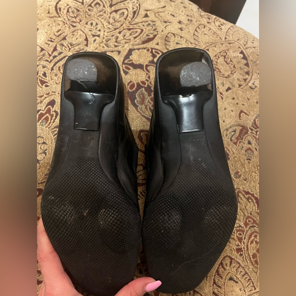 Prada Italian leather mid heel vintage shoe - Picture 2 of 4
